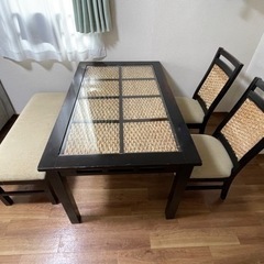<無料>ダイニングテーブルと椅子セット