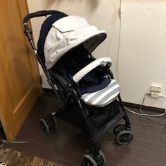 コンビ　２０１８年購入　ベビーカー