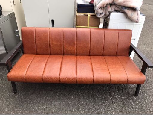 おしゃれ！！！　状態Ａランク！！！　３人掛けソファー　１５，０００円（税込み）