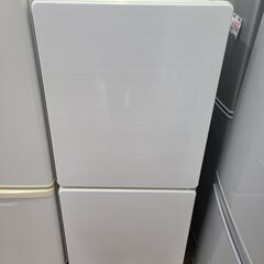 【リサイクルショップどりーむ天保山店】●2133●　ユーイング　２ドア冷蔵庫　2015年製　容量１１０L　UR-F110F　※トレイワレあり・水受けトレイ欠損の画像