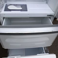 人気商品！！！　自動製氷機能付き！！！　三菱　３ドア冷蔵庫　４９，９８０円（税込み）の画像