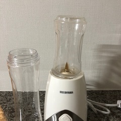 【ジャンク品】アイリスオーヤマ　ボトルブレンダー（無料）