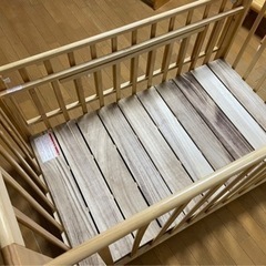 ベビーベッド　ベビー布団の画像