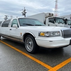 成約済み　新車並行輸入車　リンカーン　タウンカー　リムジン