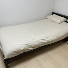 ベッドフレーム、マットレス貰ってください