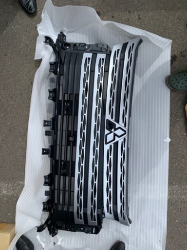 デリカd5 フロントグリル