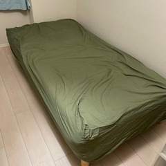 ニトリシングル脚付きマットレス+ボックスシーツ３枚の画像