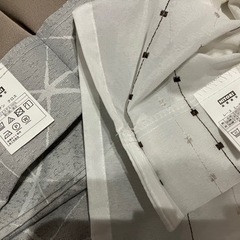 【取引予定者決定】ニトリのカーテンセット(グレー、柄物)の画像