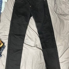 Levi’s 512 ブラック ジーンズ