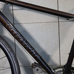 GIANT ESCAPE R3 700Cアルミ24速 465mm GREYクロス GIANT ESCAPE R3 700C アルミ 24速 465mm クロスバイク ジャイアント
