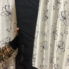 UGG新品未使用のニーハイブーツの画像