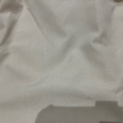 小さいニトリのカーテン(ベージュ)の画像