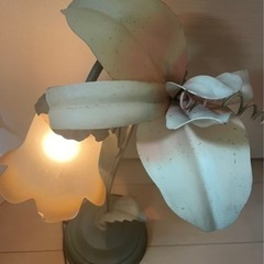 ローラアシュレイ ライト ランプの画像