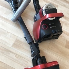 決定済🎵　サイクロン掃除機　TOSHIBA js4000