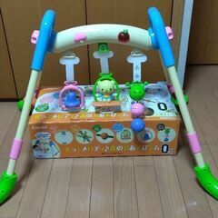 combiコンビ光ってメロディ♪森のおあそびジムメリー