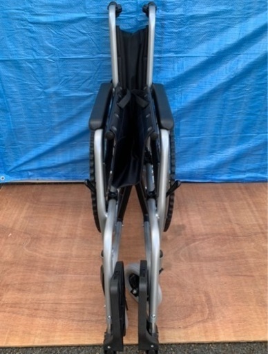 本日限り限定価格！2/17までの出品！　頑丈車椅子【新品】折り畳み式　パンクレスタイヤ 耐荷重130kg