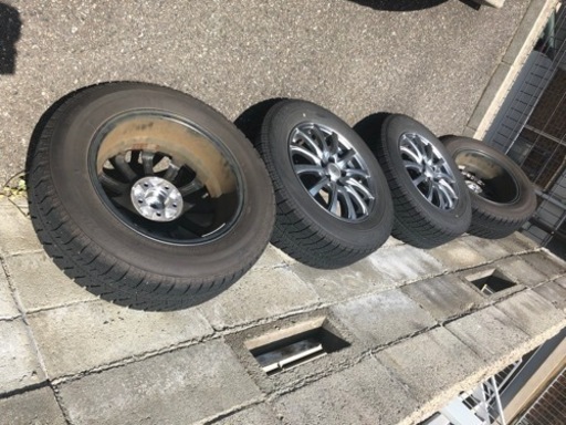 スタッドレスタイヤ 20,000円