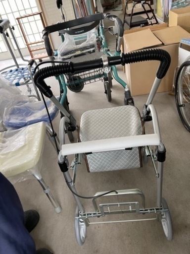 シルバーカー 介護用品