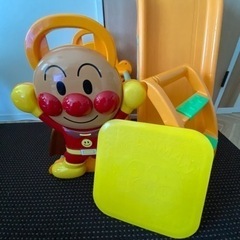 アンパンマン滑り台の画像