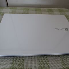美品 NEC LAVIE/i3七世代/新品SSD320GB メモリ8GB Office2019 カメラ/ブルーレイの画像