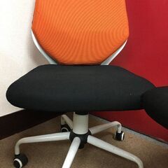 オフィス用チェア　ｘ２つの画像
