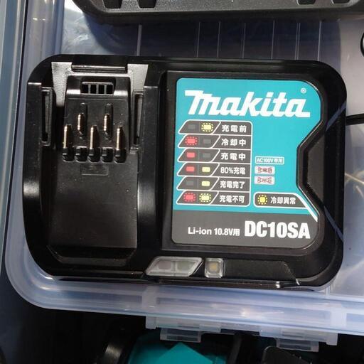 マキタ充電器10.8