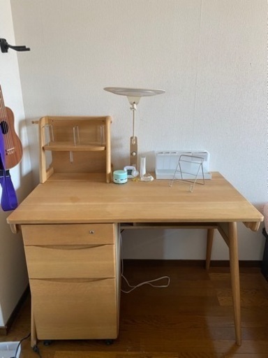 カリモク学習机 & イス（カリモクではありません）