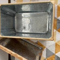 収納ボックス：木とアルミニウム　の画像