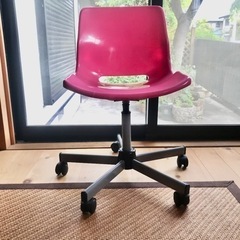 IKEA 回転チェア  SNILLE スニレ ピンクの画像