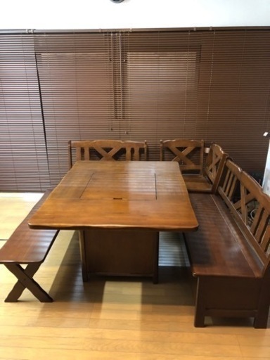 カリモク  ダイニングテーブル　炉端テーブル