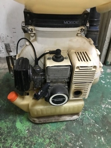 【中古】丸山  背負動力散布機 MD6010