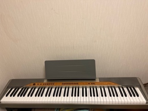 取引中　電子ピアノ