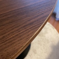 ラウンドテーブルを上げますの画像