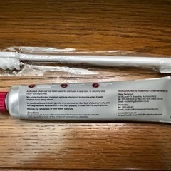 新品　レッドシール　ホワイトニング 歯磨き粉パラベンフリー　プラチナノ歯ブラシの画像