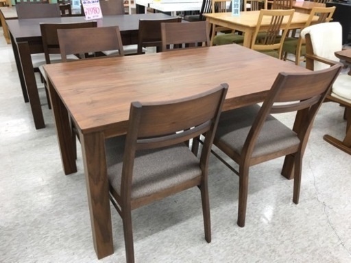 ニトリのキレイなダイニングセット