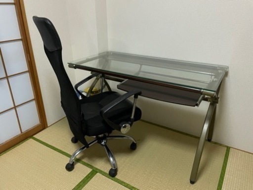 パソコンデスク　ガラス天板