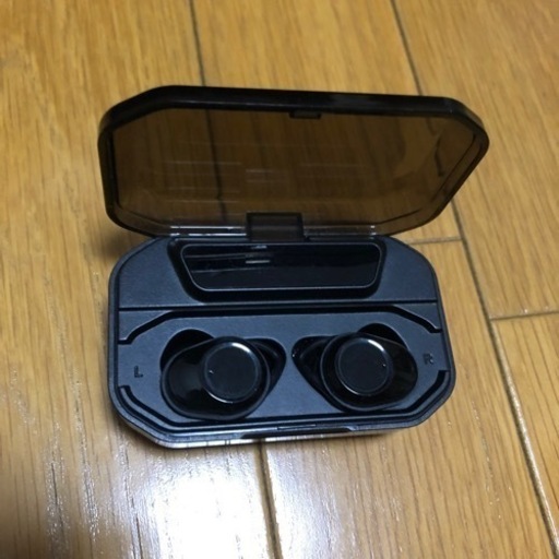 イヤホン