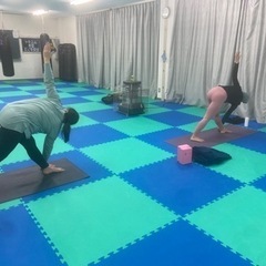 ヨガ教室、生徒募集中の画像