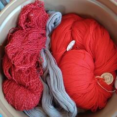 毛糸27玉。未使用と中古。ウール１00%もあります。全部まとめて1000円での画像