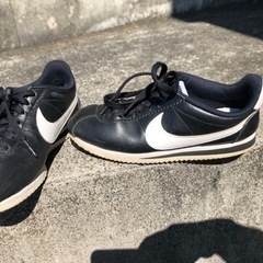 ナイキ　レザーコルテッツ黒　22.5