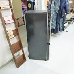冷蔵庫 146L 2019年製 三菱 MR-P15D-B 2ドア 右開き ブラック 100Lクラス キッチン家電 ミツビシ MITSUBISHI 苫小牧西店 Amazon.co.jp: MR-P15D-B(サファイアブラック) Pシリ-ズ 2ドア
