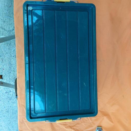 新品未使用です　大型工具箱71✕42✕21Cm