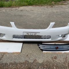 アルテッツァ　フロントバンパー純正ホワイト　ＲＳ２００Ｚエディション用