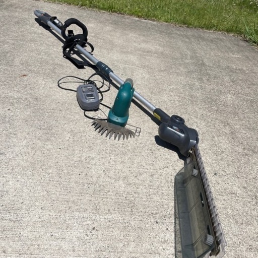 電動芝刈機2つ\u0026充電器セット
