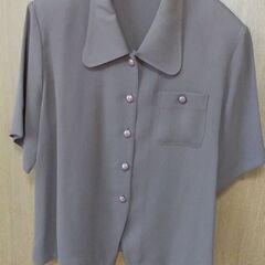 (完了)ブラウン片側ポケットブラウス　サイズ11号