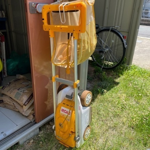 電動芝刈機＆新品替え刃付き