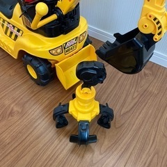 子供用ショベルカーの画像