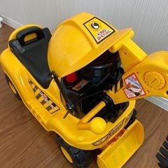 子供用ショベルカーの画像