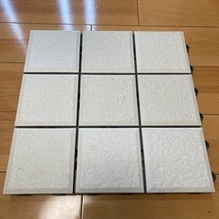 ベランダやお庭用タイルの画像