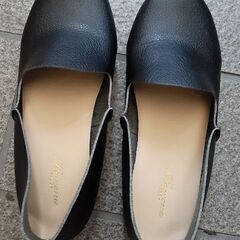 ★無料★　22.5㎝　黒　合皮スリッポンの画像